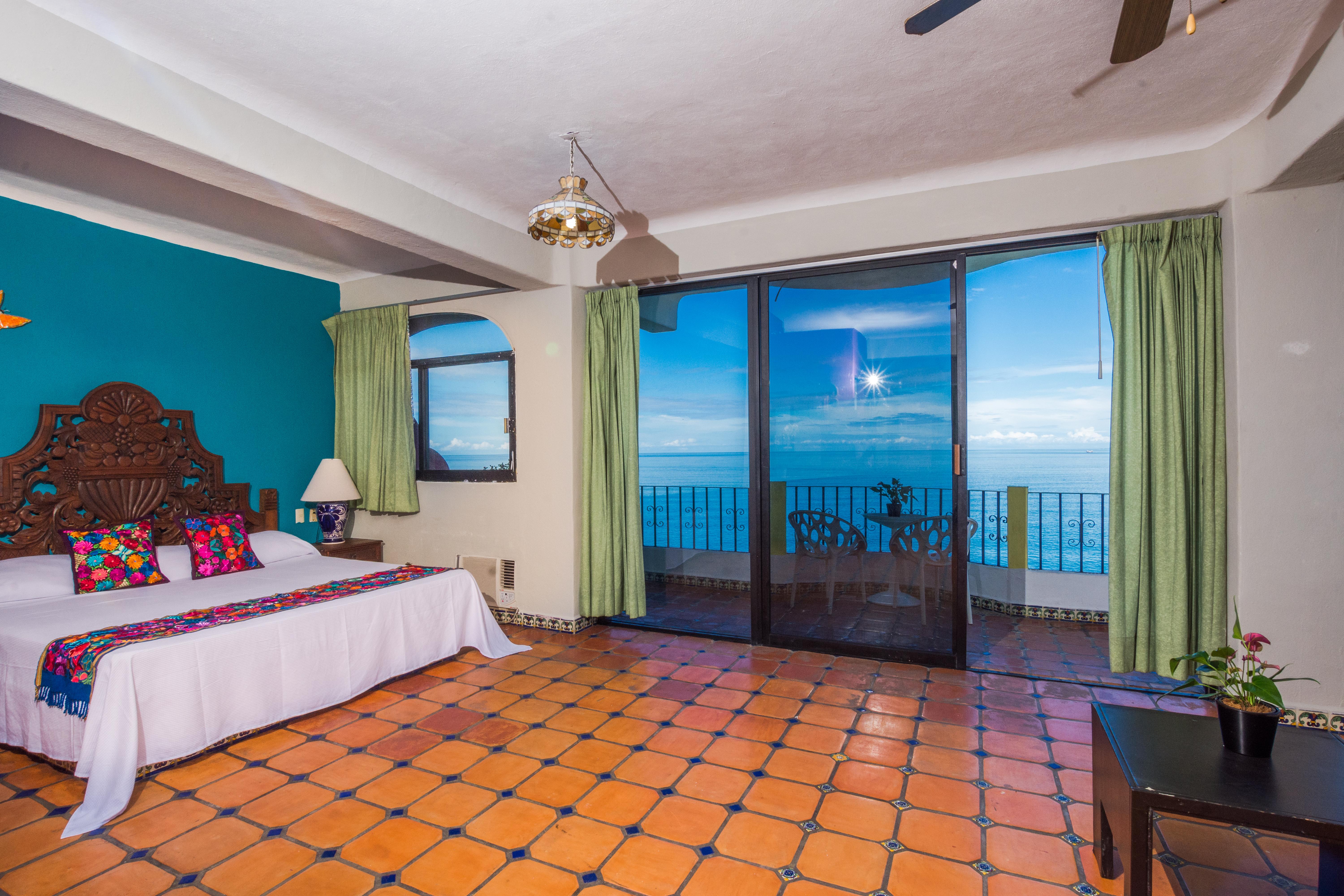 Mar Sereno Hotel & Suites Puerto Vallarta Exterior photo